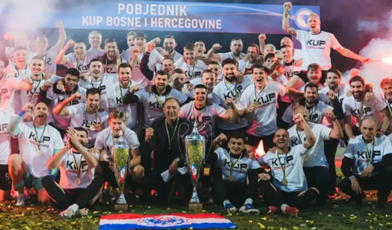 Ludnica na ulicama Mostara, navijači dočekali zlatne Plemiće VIDEO