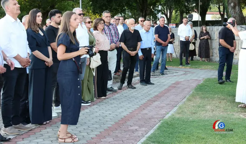 FOTO: Grude čuvaju sjećanje na predsjednika Matu Bobana, obilježeno 29 godina od smrti