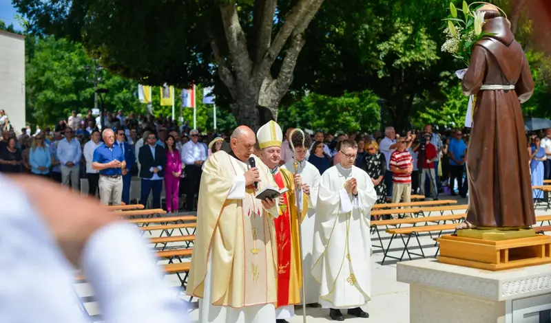 FOTO: Ovo su prizori s Humca! Veličanstvena proslava svetog Ante