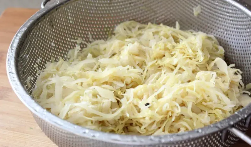 Vrijeme je za kiseli kupus, a ovaj sastojak će ga učiniti još ukusnijim i dugotrajnijim