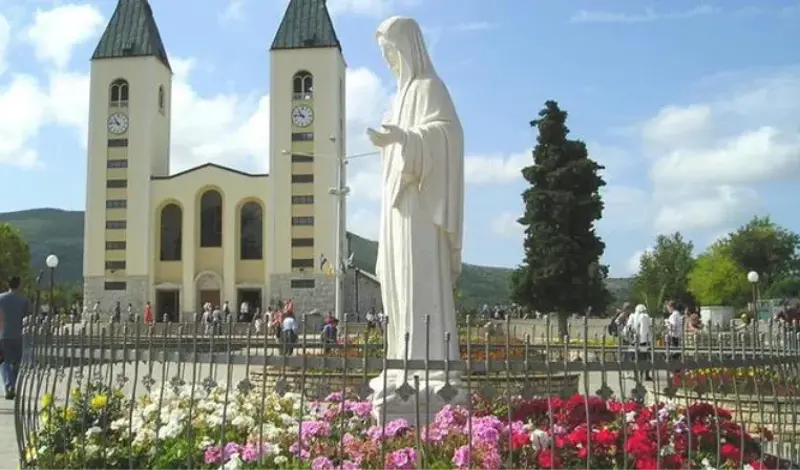 Hodočasnici iz više zemalja stižu u Međugorje za Novu godinu