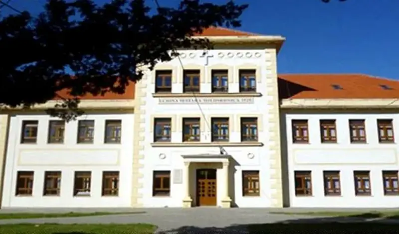 Svim učenicima prvih razreda srednjih škola Grad Ljubuški će isplatiti po 300 KM