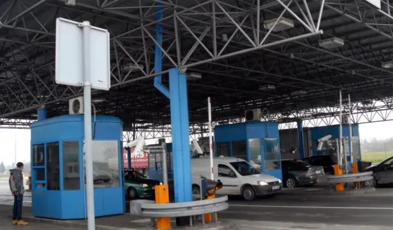 Evo što policajac vidi na ekranu kada vam skenira putovnicu na granici