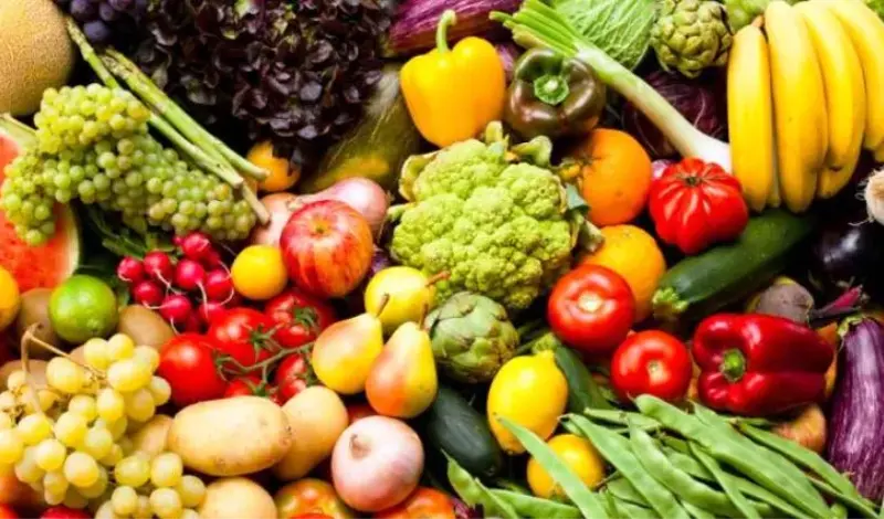 Traže se sastojci za zimnicu – paprika roga 2 KM, krastavac 1,50 KM, mrkva 1,40 KM..