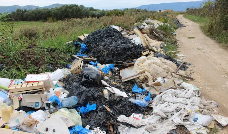 Imotsko-Bekijsko polje krš i jezera pod hrpama ilegalnog otpada