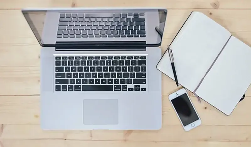 Putniku u zrakoplovu zapalio se laptop, više ljudi opečeno