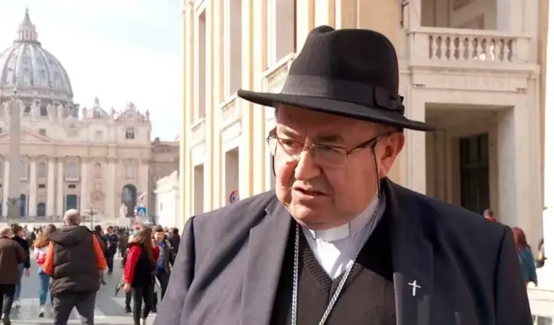 Kardinal Vinko Puljić doputovao u Rim na konklavu za izbor novog pape
