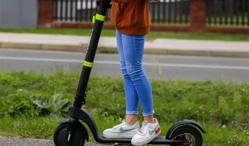 Teška nesreća kod Zadra: Dvije maloljetnice pale s električnog romobila, jedna se bori za život