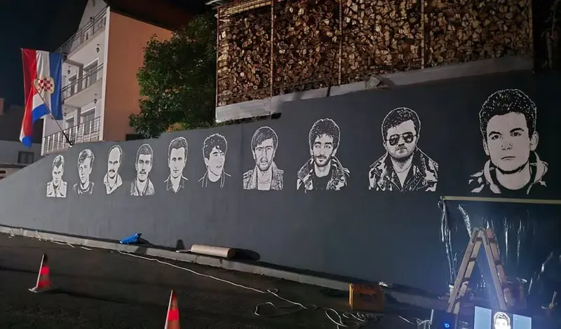 RAMA: Uoči Oluje, Rumbočani postavljaju mural svojim vitezovima