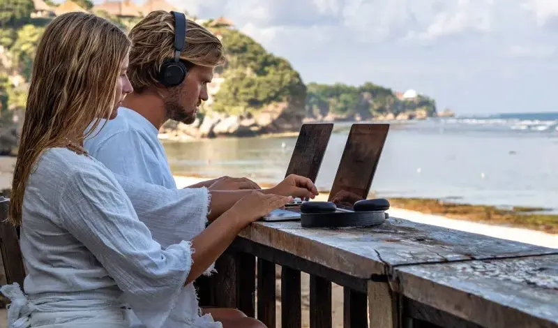 Čak 98,6 posto korisnika interneta vrijeme troši na komunikaciju uživo