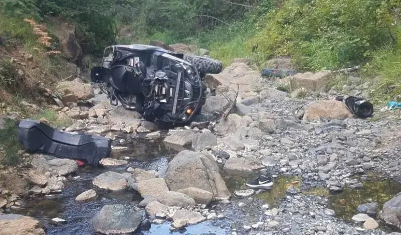 Petero djece u teškom stanju, troje ih ozlijeđeno nakon što su s quadom udarili u betonski putni most