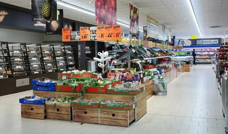 Počeo bojkot trgovina! U sjeni toga, zastupnici u Tuzli sebi povećali plaću na 4500 maraka