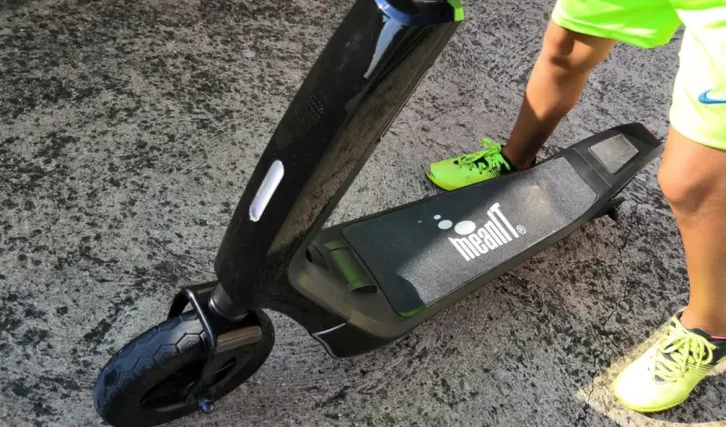 Troje maloljetnika hitno prevezeno u bolnicu nakon pada s električnih romobila