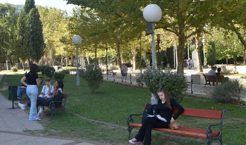 FOTO: Prošetali smo s fotoaparatom kroz Mostar! U kadar nam upala i jedna od najljepših voditeljica u BiH