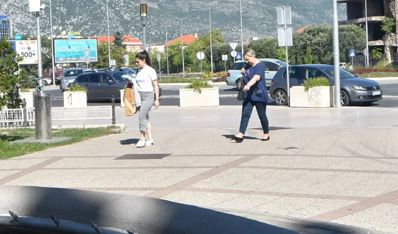 FOTO: Prošetali smo s fotoaparatom kroz Mostar! U kadar nam upala i jedna od najljepših voditeljica u BiH
