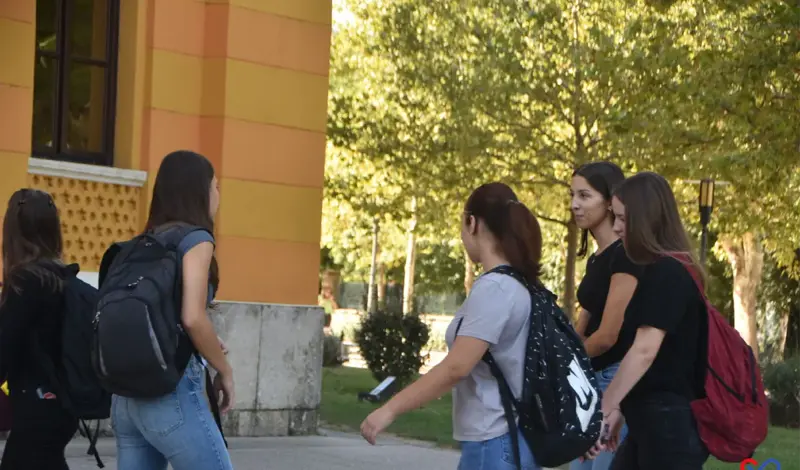 FOTO: Prošetali smo s fotoaparatom kroz Mostar! U kadar nam upala i jedna od najljepših voditeljica u BiH