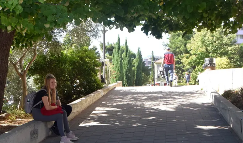 FOTO: Prošetali smo s fotoaparatom kroz Mostar! U kadar nam upala i jedna od najljepših voditeljica u BiH