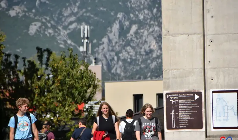 FOTO: Prošetali smo s fotoaparatom kroz Mostar! U kadar nam upala i jedna od najljepših voditeljica u BiH