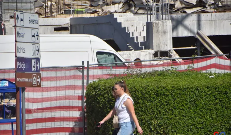 FOTO: Prošetali smo s fotoaparatom kroz Mostar! U kadar nam upala i jedna od najljepših voditeljica u BiH