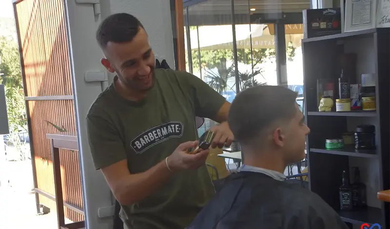 (FOTO) Mate Čolak, nogometaš među frizerima: Traže se frizure kao kod Gvardiola, Ronalda, Hazarda, Beckhama...