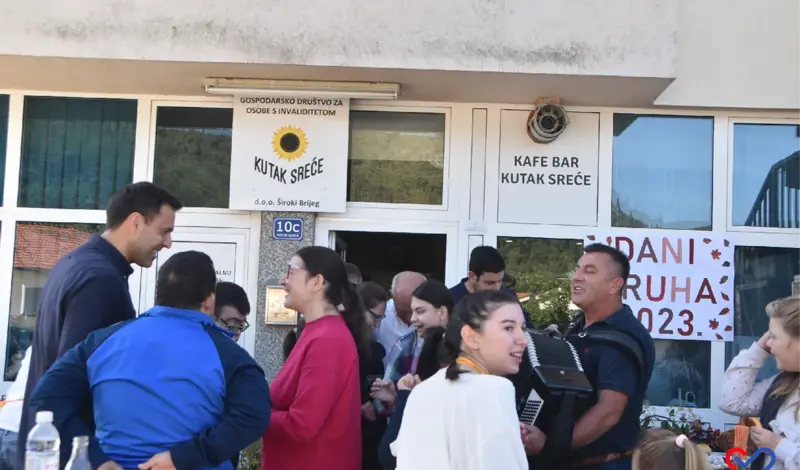 FOTO: Kutak sreće u Širokom Brijegu nas je obradovao, zahvaljujući divnom osoblju tu se pije najbolja kava
