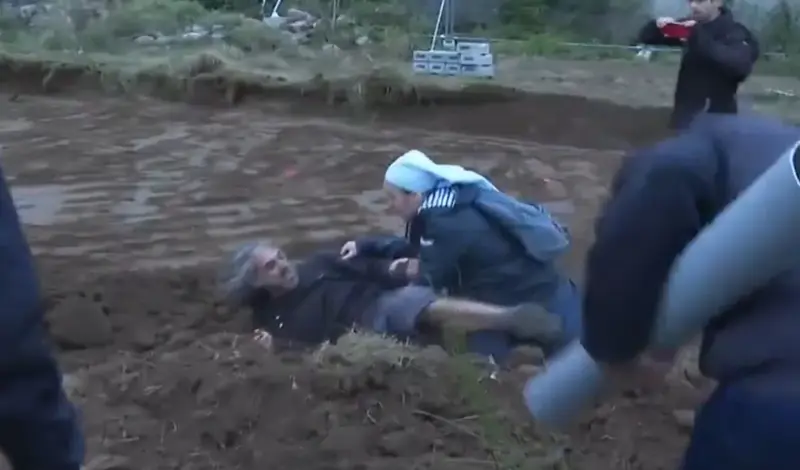 VIDEO Časna izgubila živce i bacila se na aktivista koji je sprečavao gradnju crkve