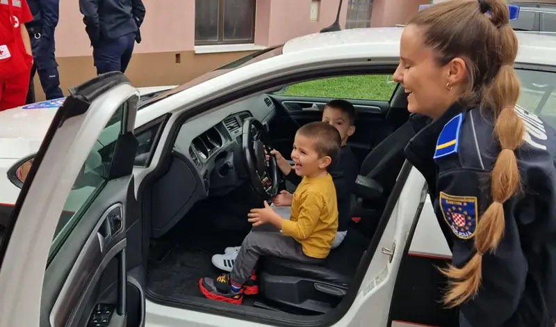 Grude: Pripadnici Civilne zaštite ŽZH educirali najmlađe FOTO