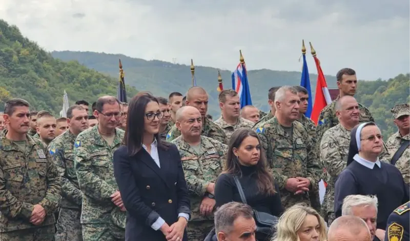 FOTO: Je li nadbiskup Vukšić s Bobovca poslao snažnu poruku Plenkoviću i Milanoviću!?