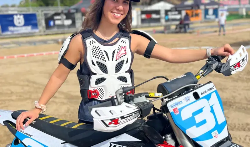 Mia Ribić za Herc.info: U mojoj glavi motocross ne ide bez pjevanja. San mi je jednoga dana napuniti Arenu