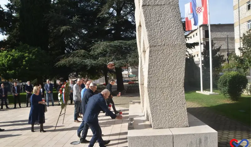 (FOTO/VIDEO) Grude se sjetile Bobana, Zadre, Marića, Šimunovića... Načelnik Grizelj: Dužni smo novim naraštajima prenositi ono što je nama ostavljeno