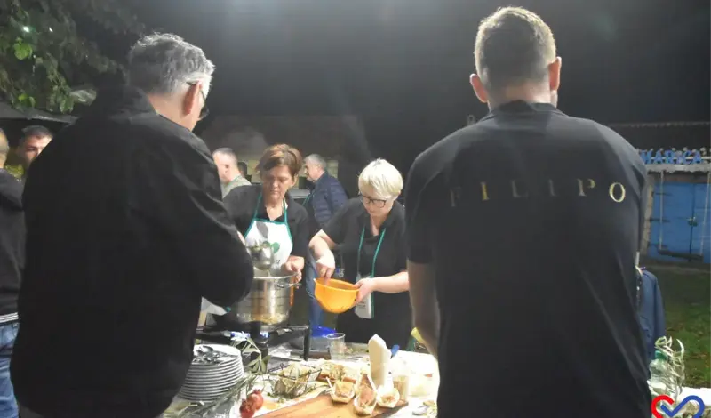 FOTO: Bili smo na Raštikijadi koja je okupila Hercegovinu i Dalmaciju! Od raštike pravili tortilje, baklave, sladoled...