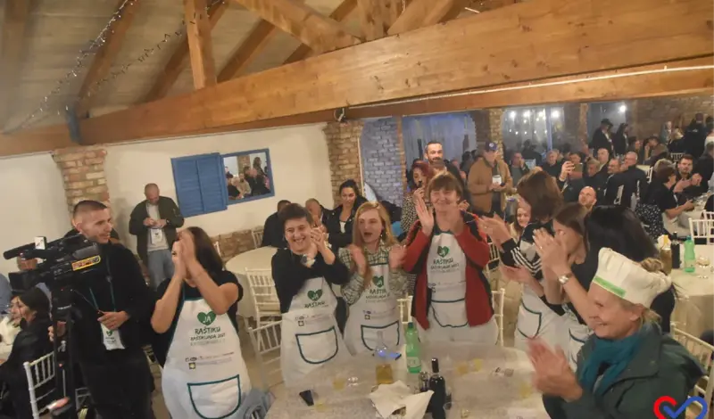 FOTO: Bili smo na Raštikijadi koja je okupila Hercegovinu i Dalmaciju! Od raštike pravili tortilje, baklave, sladoled...