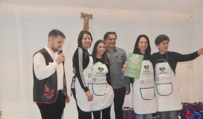 FOTO: Bili smo na Raštikijadi koja je okupila Hercegovinu i Dalmaciju! Od raštike pravili tortilje, baklave, sladoled...