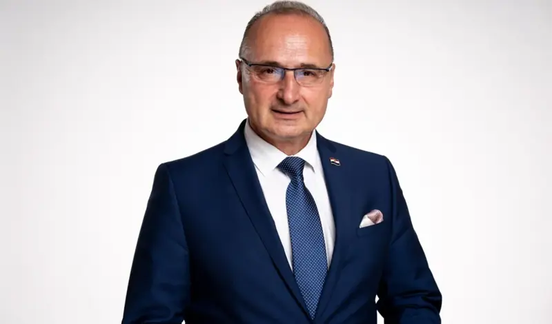 Grlić Radman poljubio njemačku ministricu, društvene mreže gore VIDEO