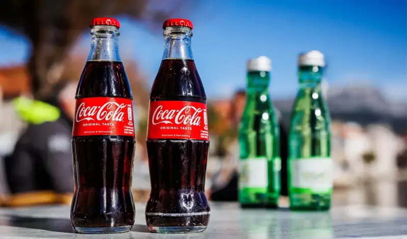 Coca Cola stigla u Hajduk, Gattusu stiže voda koja je bila predmet skandala, ali su optužene konobarice