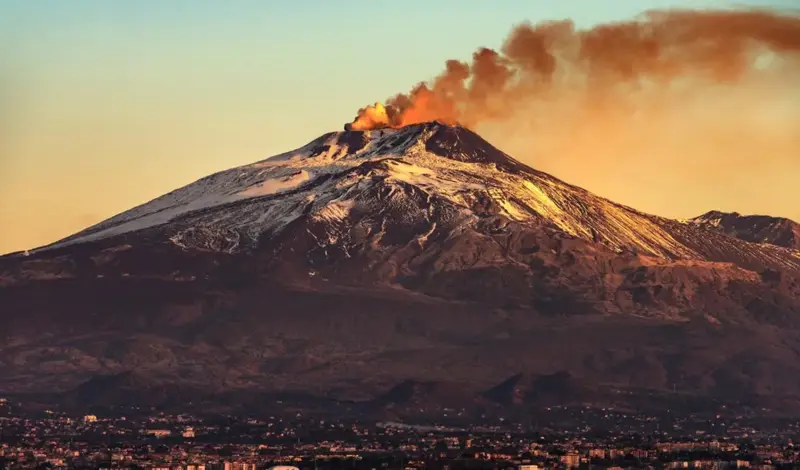 Eruptirala Etna, pred buđenjem i Fagradalsfjall... podignuti stupnji upozorenja