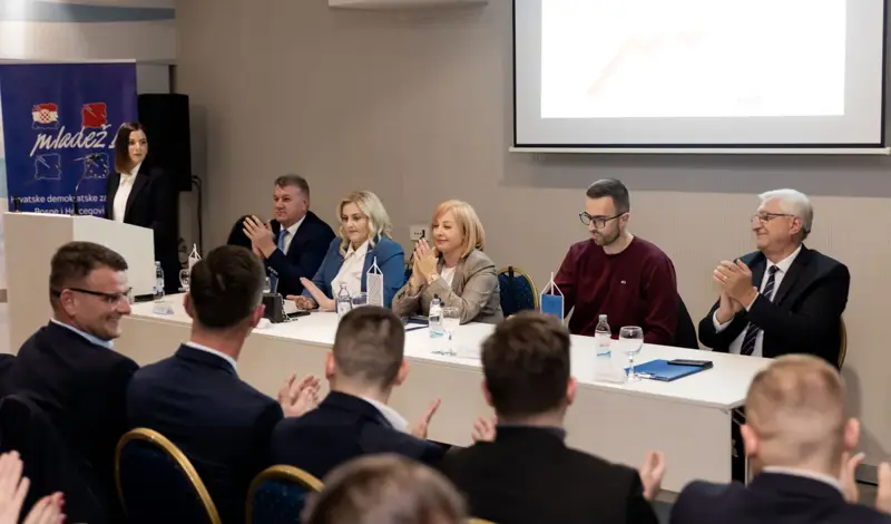 Okrugli stol pod nazivom ''Jačanje mladih poduzetnika- Jamstvo hrvatskog o(p)stanka u BiH''