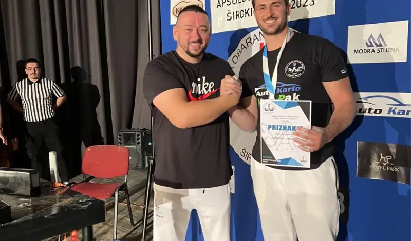 FOTO: Obaranje ruke u hercegovačkom gradu okupilo natjecatelje iz Hrvatske, Crne Gore, BiH...