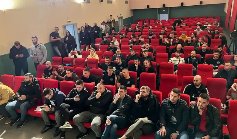 FOTO: Obaranje ruke u hercegovačkom gradu okupilo natjecatelje iz Hrvatske, Crne Gore, BiH...