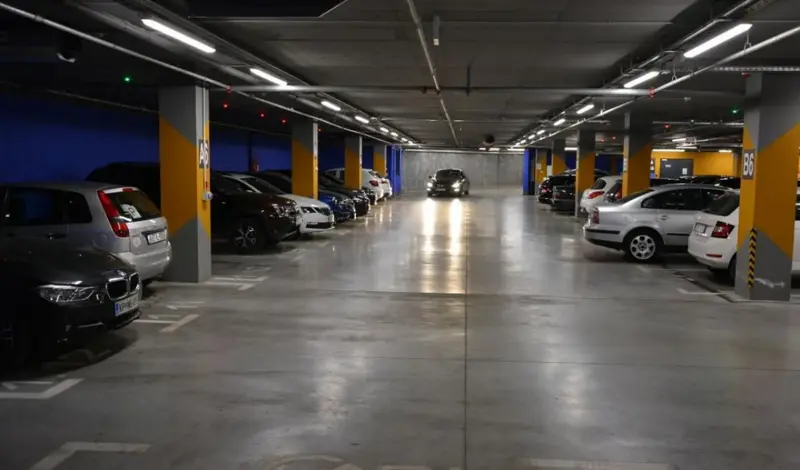 Mostar planira izgraditi devet javnih garaža s 3.500 parkirališnih mjesta