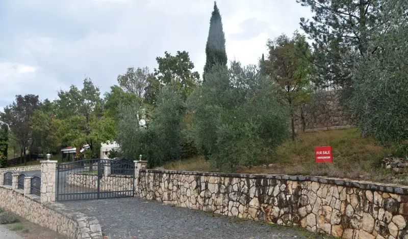 Glavaš poslao poruku pored bijelog križa u Drinovcima! Kasnije je, možda, spavao ili je otišao kod Mamića...