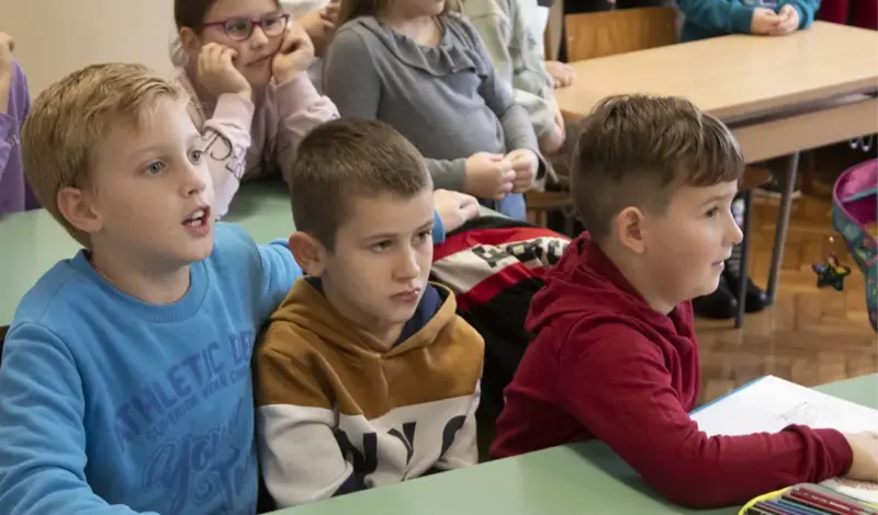 Auto-moto klub Široki Brijeg provodi akciju ''Počela je školska godina'' FOTO
