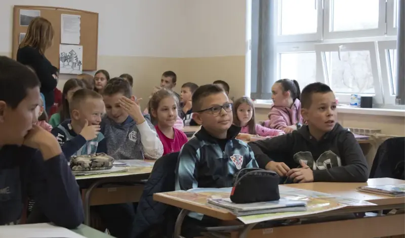 Auto-moto klub Široki Brijeg provodi akciju ''Počela je školska godina'' FOTO