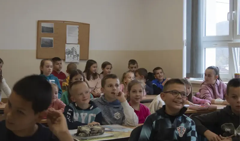 Auto-moto klub Široki Brijeg provodi akciju ''Počela je školska godina'' FOTO
