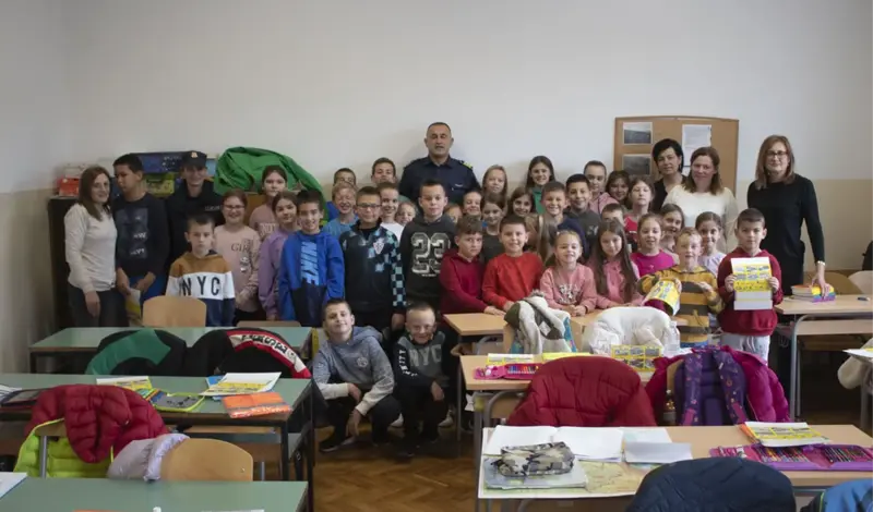 Auto-moto klub Široki Brijeg provodi akciju ''Počela je školska godina'' FOTO