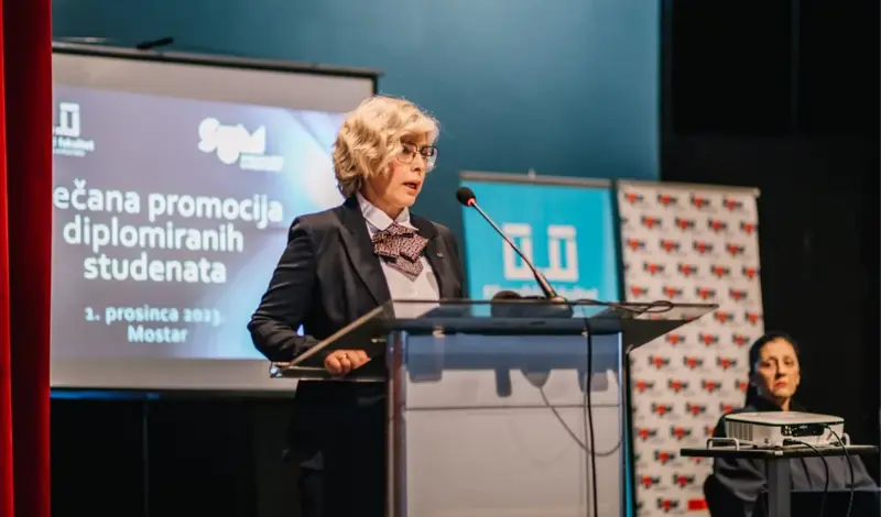 FOTO: Svečano promovirano 367 diplomanda Filozofskog fakulteta Sveučilišta u Mostaru