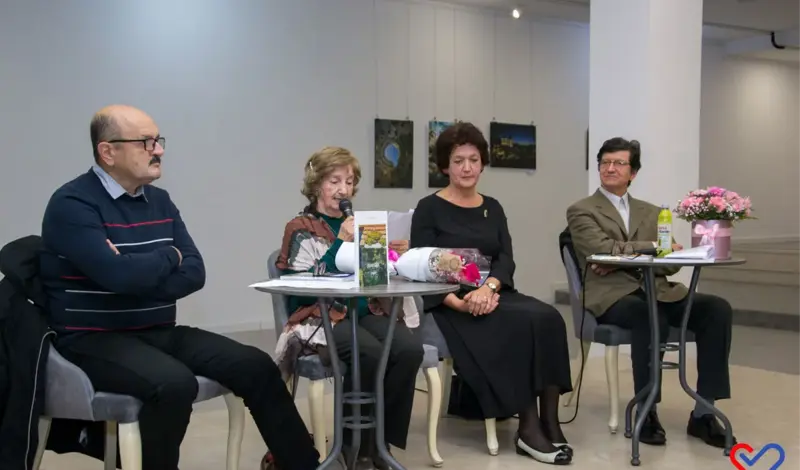FOTO: Snježana Lovrić, pjesnikinja i slikarica podrijetlom iz Drinovaca, u prepunoj Kosači predstavila knjigu 'Čuvarkuća u tišini'