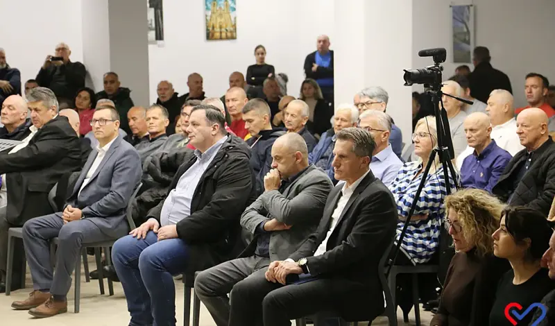 FOTO: Bili smo na 7. Danima hercegovačkog meda u Mostaru! Med vrhunski, godina za pčelare dobra
