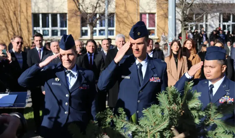 U rodnom Ljubuškom podignut spomenik američkom heroju Drugog svjetskog rata