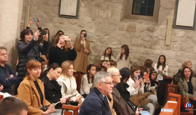 FOTO/VIDEO Održan Božićni koncert Glazbene škole Grude ''Dođe Isus spas''